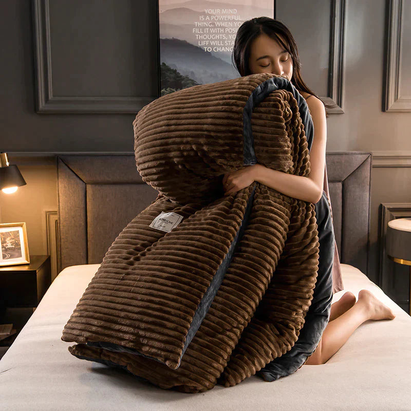 Luxurious Velvety Fleece Duvet Cover – King Size, Soft and Comfortable Bedding for Ultimate Warmth